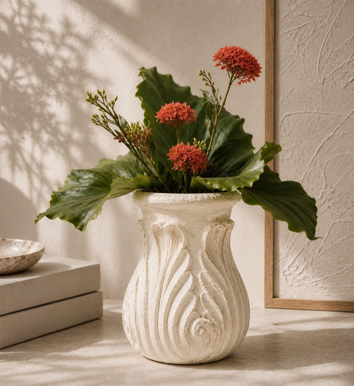 Victoria Vase (Ivory)